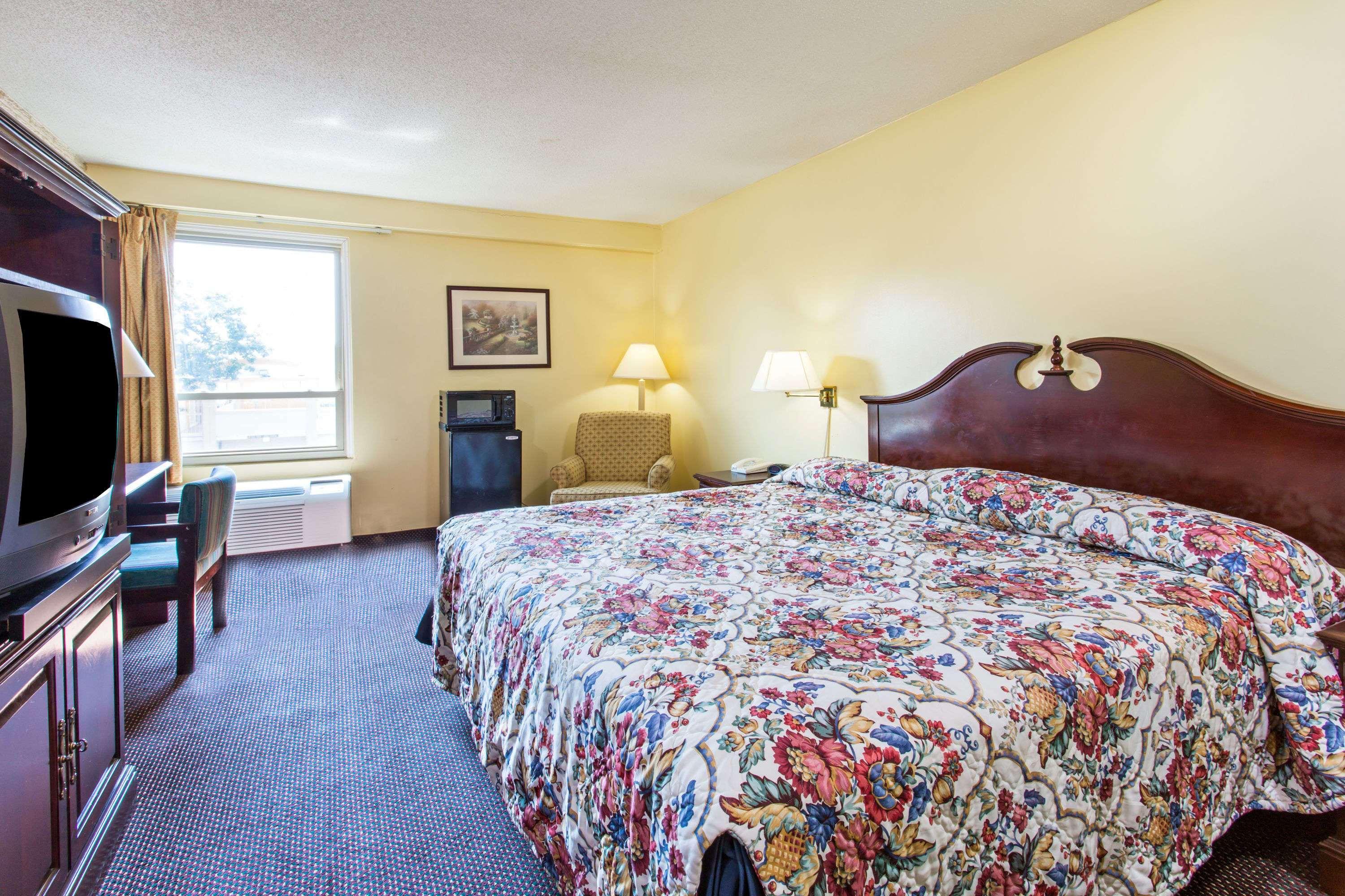 Days Inn by Wyndham Manassas Battlefield Exterior foto